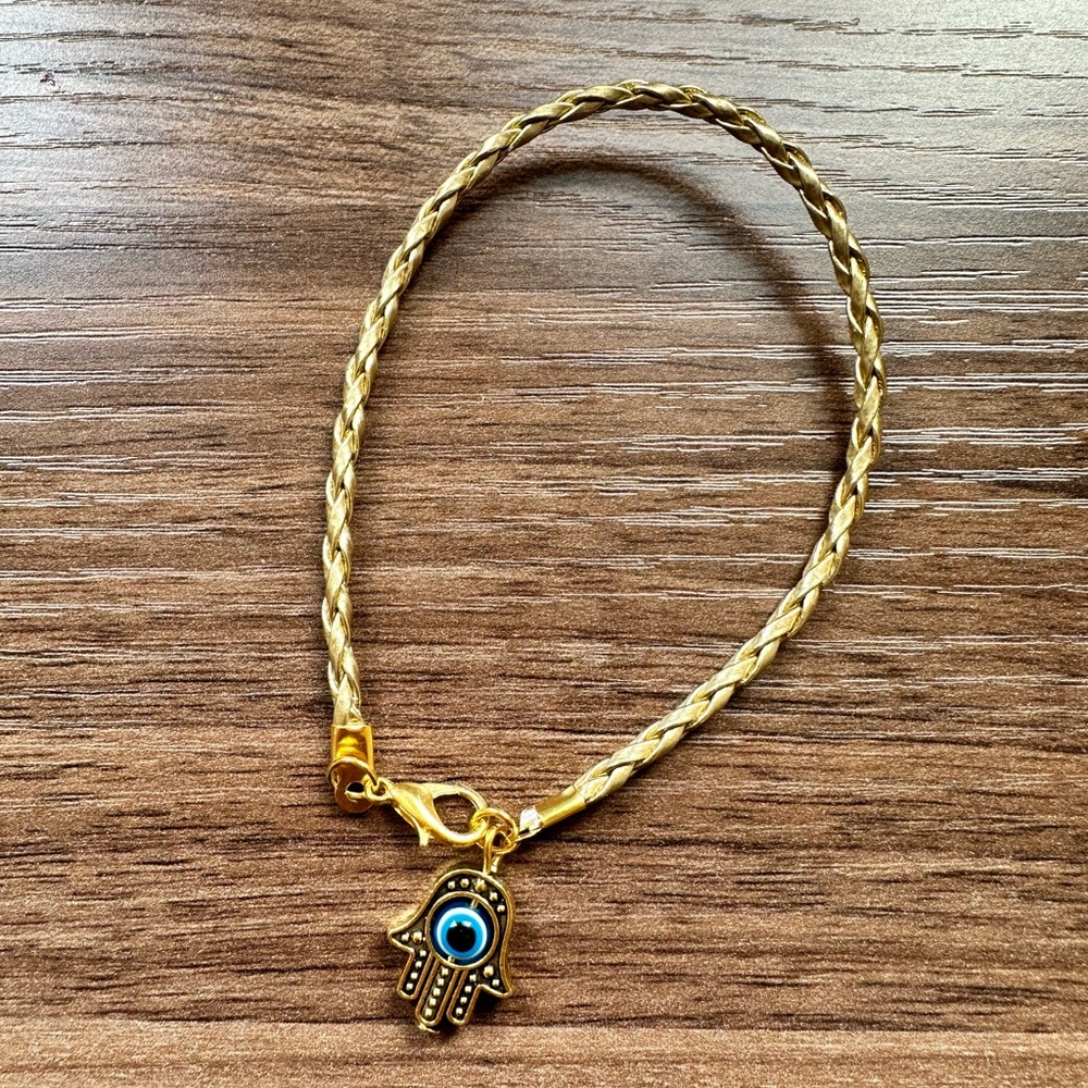 Evil Eye Bracelet with Eye that Turns